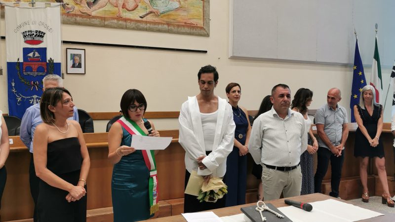 MAHMOOD CITTADINO ONORARIO DI OROSEI (NU), IN SARDEGNA, PER ALTI MERITI ARTISTICI