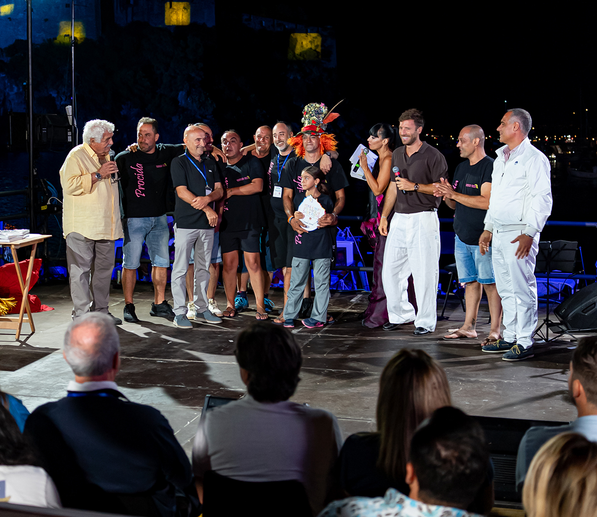 ISCHIA, FESTA DI SANT’ANNA 2025: VINCE IL MESSAGGIO UNIVERSALE DI MERAVIGLIA E MEMORIA