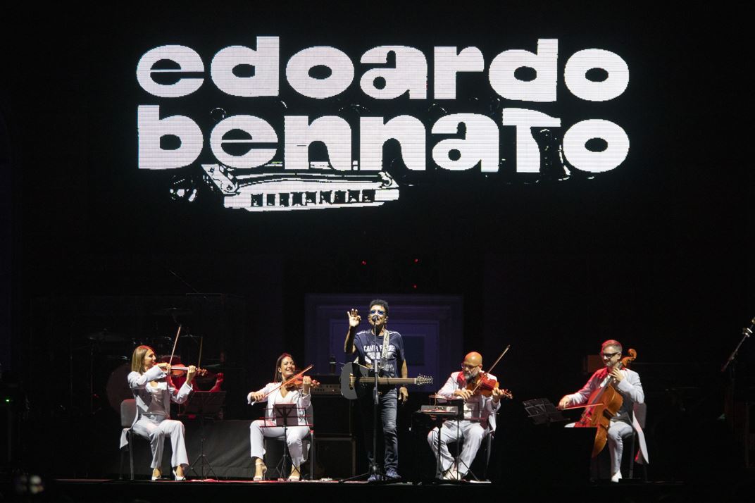 OLTRE 7000 SPETTATORI PER EDOARDO BENNATO ALLA SERATA CONCLUSIVA UN’ESTATE DA RE