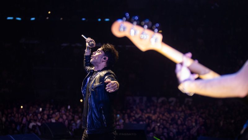 FABRIZIO MORO IN CONCERTO ALL’ARENA LUNGOMARE ITALIA DI SAPRI