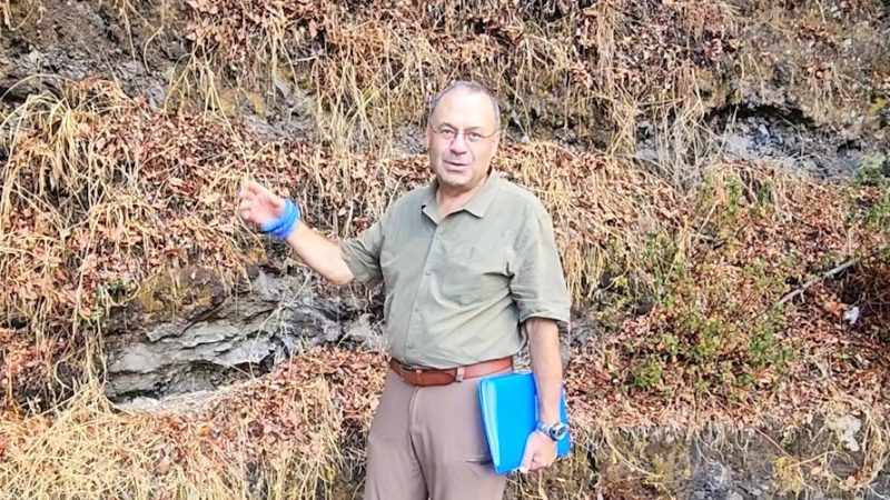 IL NETTO NO DEL GEOLOGO ANIELLO DI IORIO: “IL CRATERE FUNNULILLO NON DIVENTI UNA DISCARICA” (video)