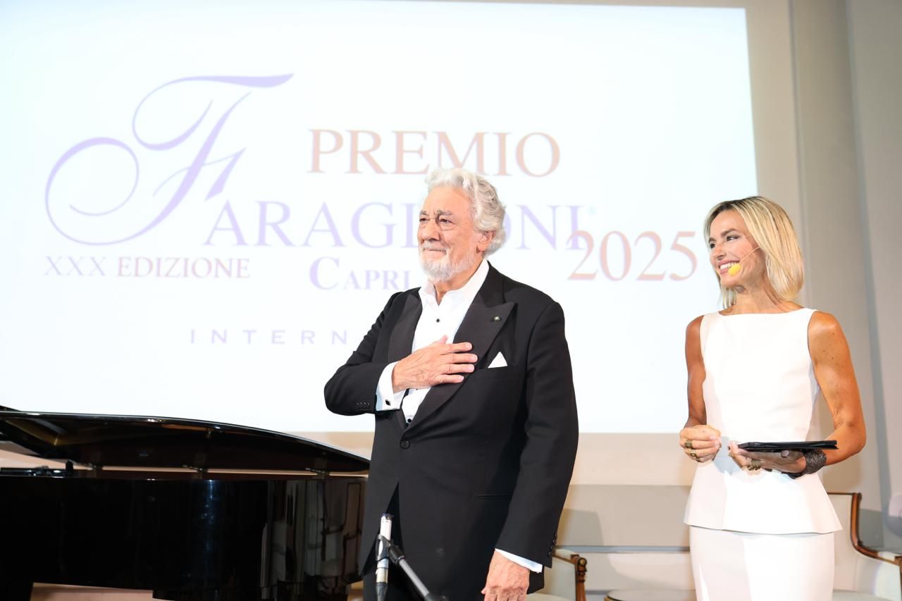 PLÁCIDO DOMINGO INCANTA LA 13ESIMA EDIZIONE DEL PREMIO FARAGLIONI CAPRI 2025