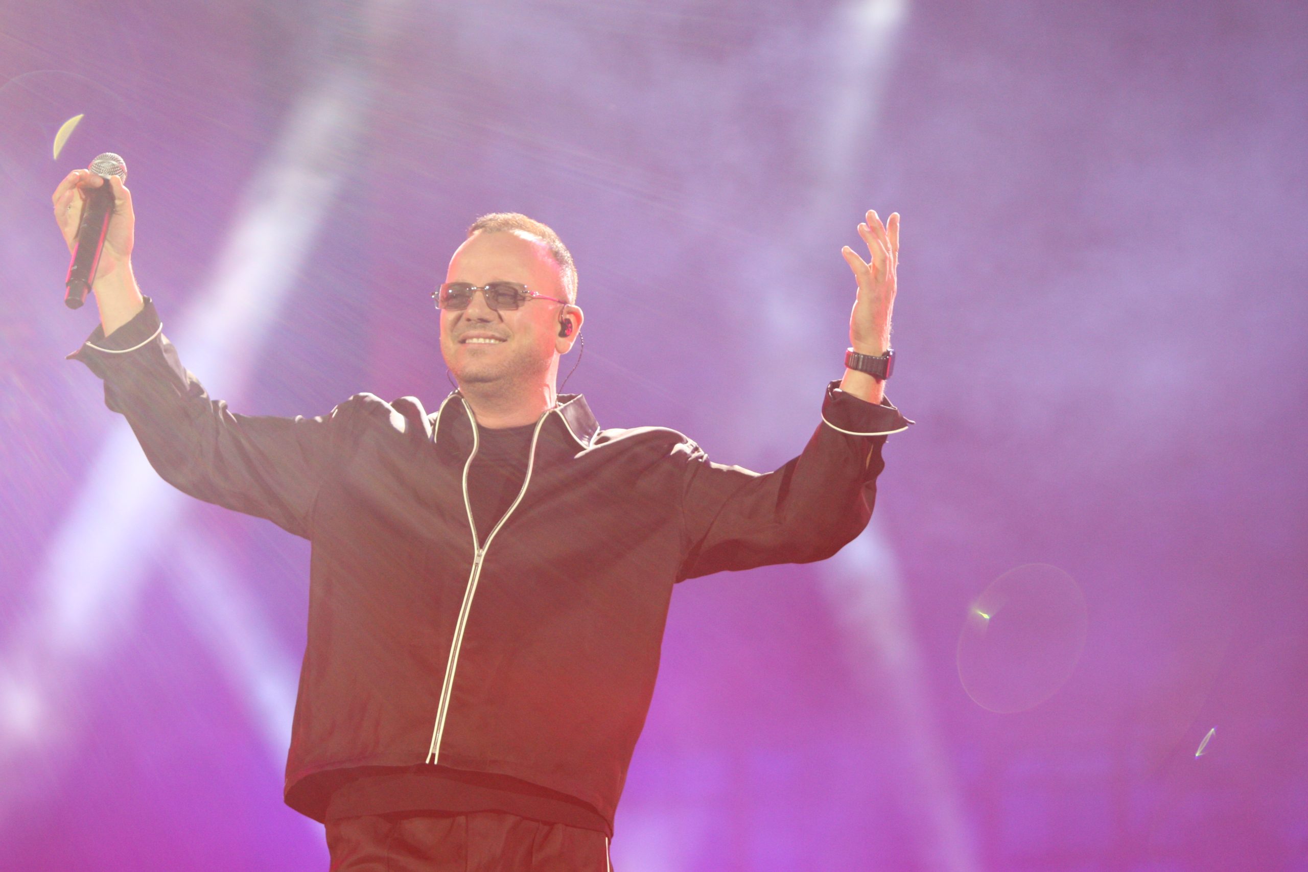 GIGI D’ALESSIO UN VORTICE DI EMOZIONI A PIAZZA PLEBISCITO