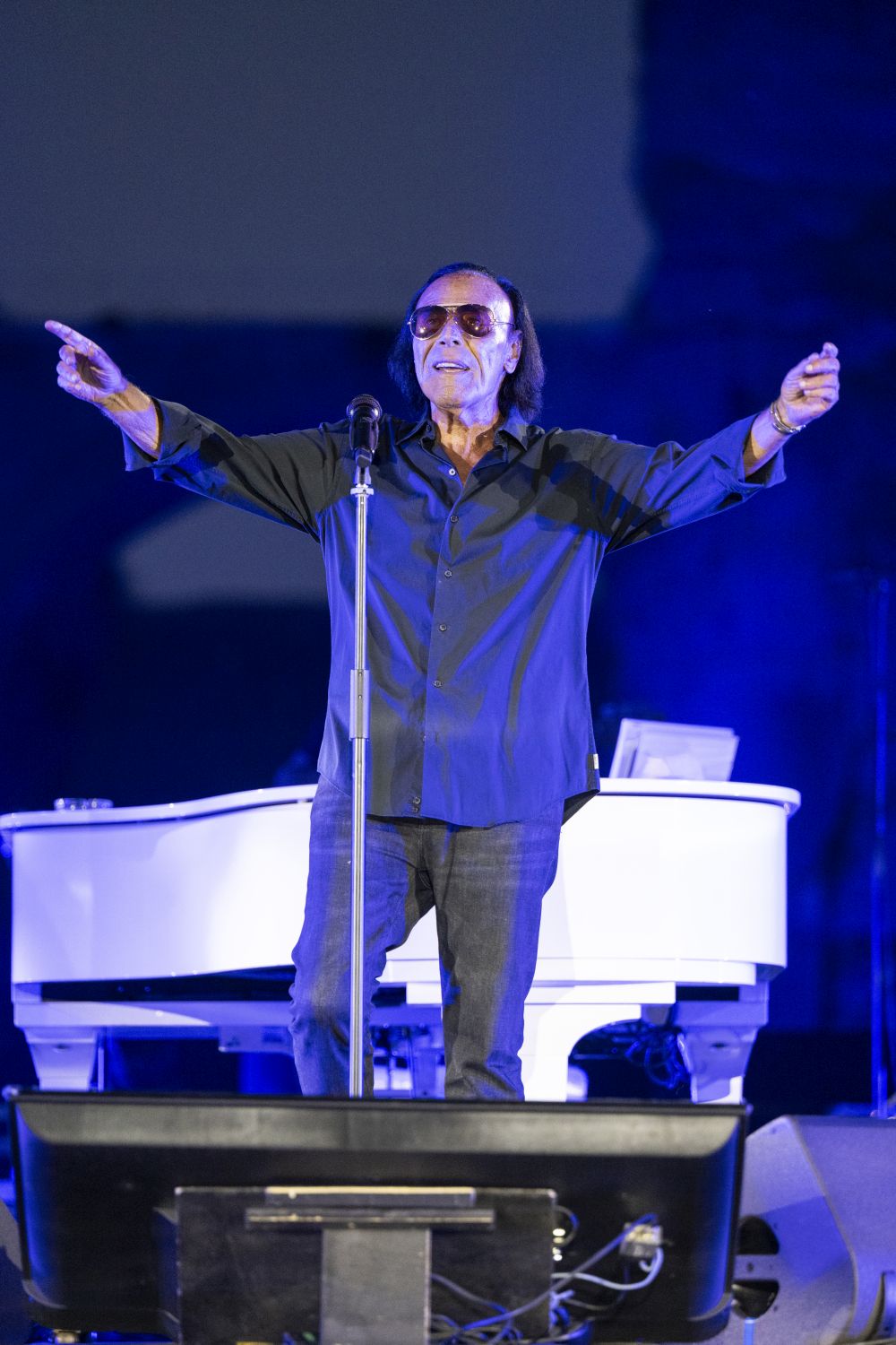 ANTONELLO VENDITTI   DOMANI ALL’ARENA DI VERONA