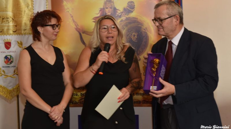 PREMIO INTERNAZIONALE “LA ROSA D’ORO – DONNE AL CENTRO”