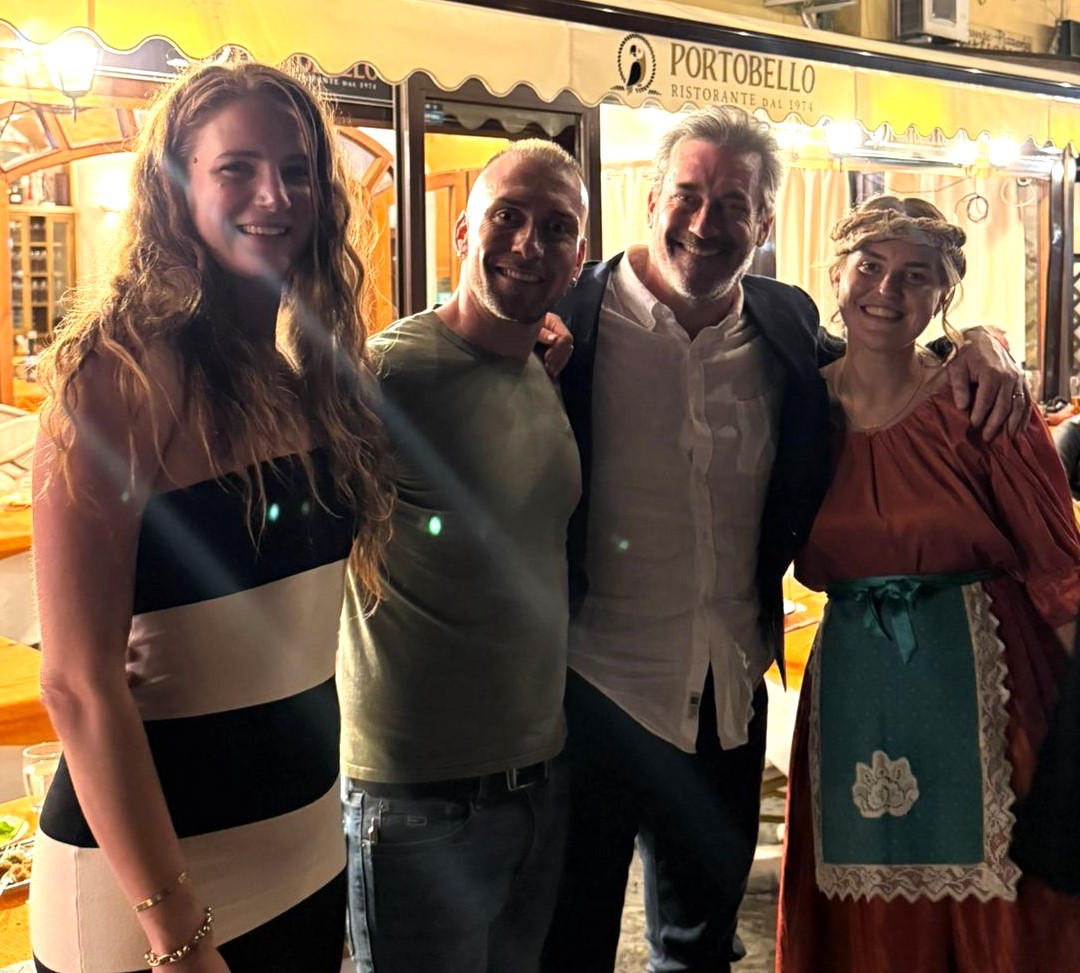 171 ANNI DEL PORTO. I DUE ATTORI AMERICANI JON HAMM E ANNA OSCEOLA FOTOGRAFATI DURANTE LA FESTA