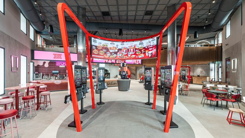 APRE NEL CUORE DI ROMA IL PRIMO PIÙ GRANDE ED ICONICO FLAGSHIP STORE KFC IN ITALIA
