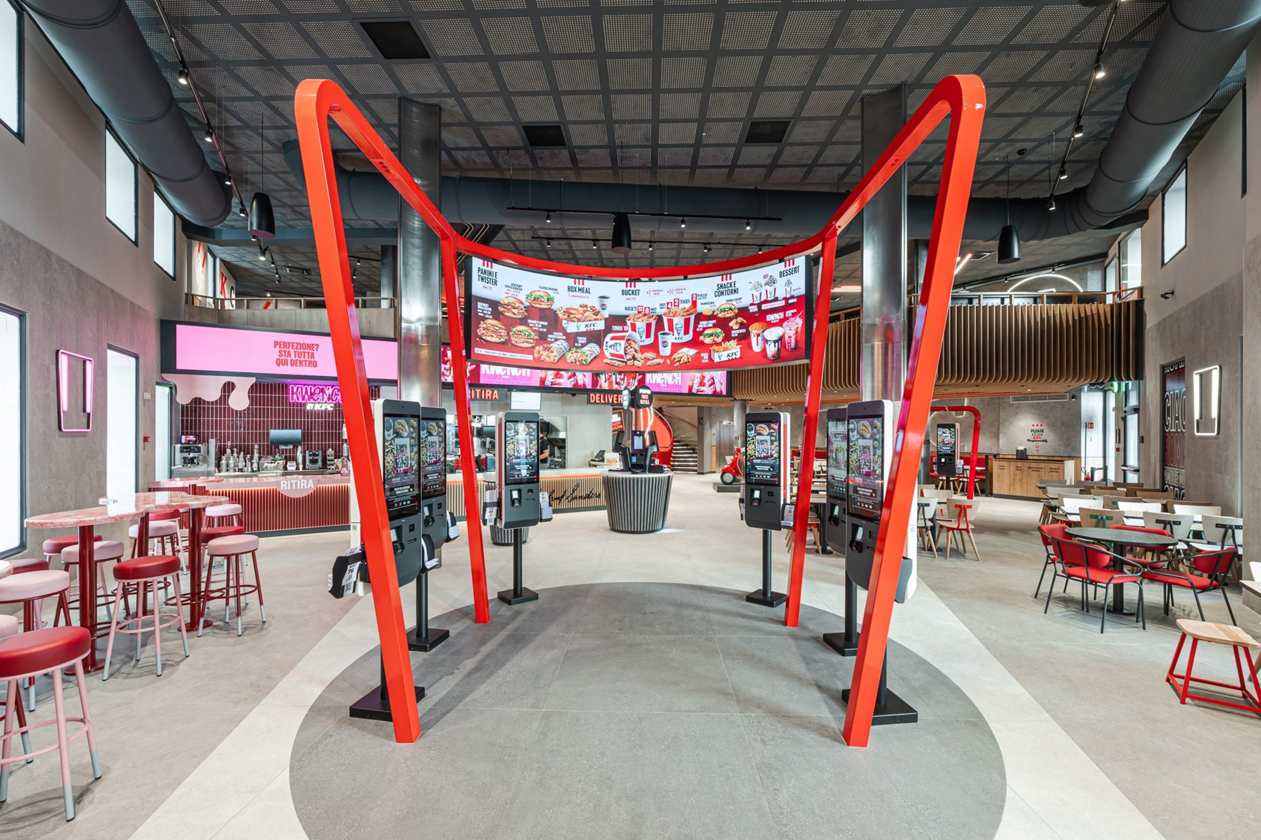 APRE NEL CUORE DI ROMA IL PRIMO PIÙ GRANDE ED ICONICO FLAGSHIP STORE KFC IN ITALIA