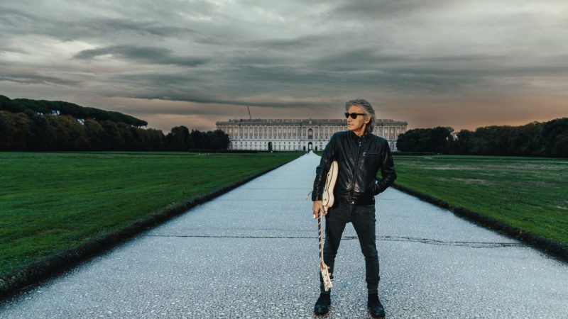 LUCIANO LIGABUE È PRONTO A INFIAMMARE LA REGGIA DI CASERTA CON “LA NOTTE DI CERTE NOTTI”