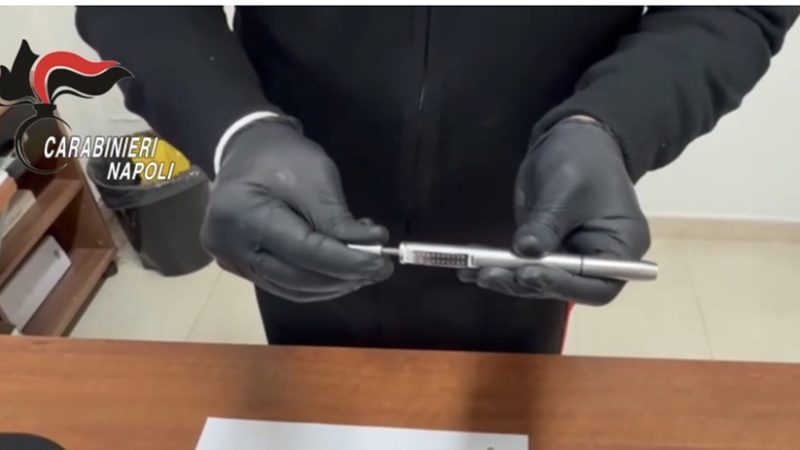 NAPOLI. IL TRAFFICO DELLE ARMI E LA SUA EVOLUZIONE. PENNE PRONTE PER UCCIDERE. CARABINIERI ARRESTANO 27ENNE