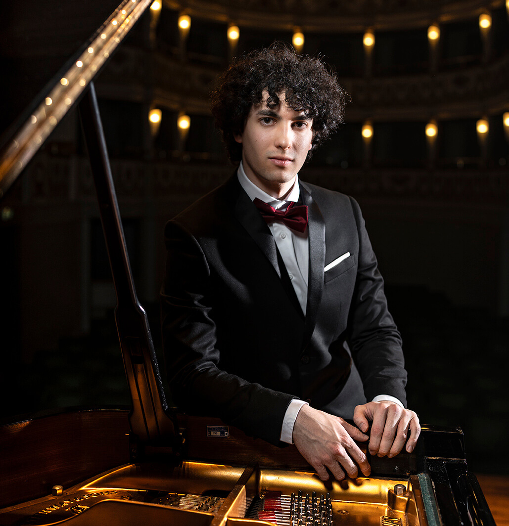 GIARDINI LA MORTELLA ALLA RASSEGNA MUSICALE “DIALOGHI D’AUTUNNO” PROTAGONISTA IL PIANOFORTE DI GIACOMO MENEGARDI