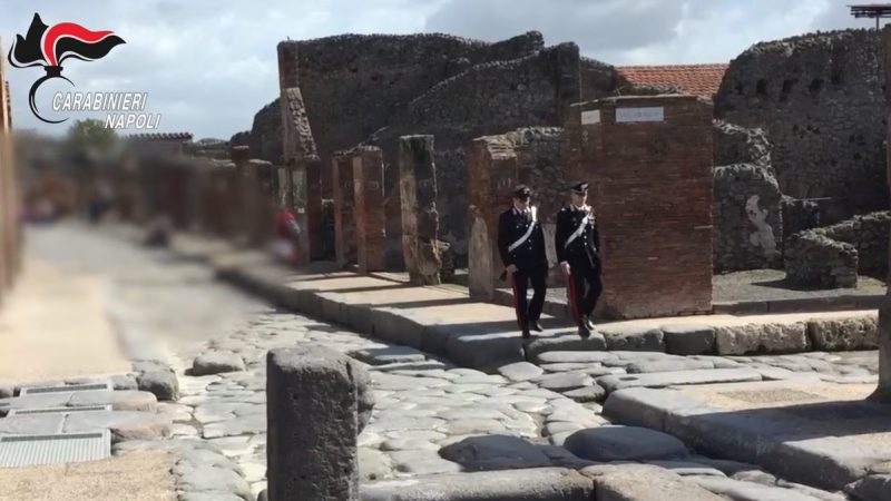 ALTRO FURTO NEGLI SCAVI POMPEIANI, TURISTA STATUNITENSE DENUNCIATO DAI CARABINIERI