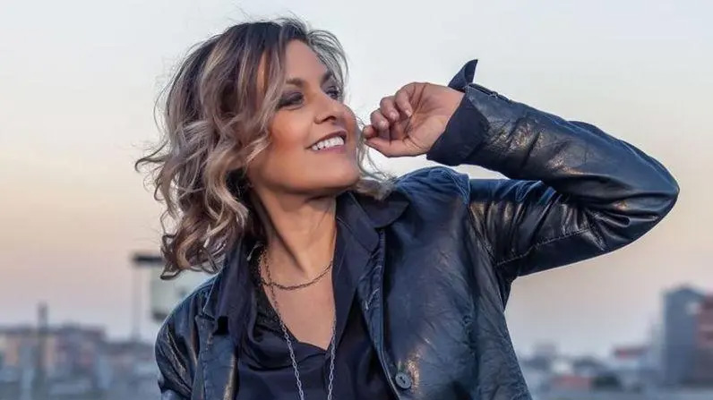 NATALE A ISCHIA 2025/2026: IRENE GRANDI IN CONCERTO A PIAZZA DEGLI EROI IL 29 DICEMBRE