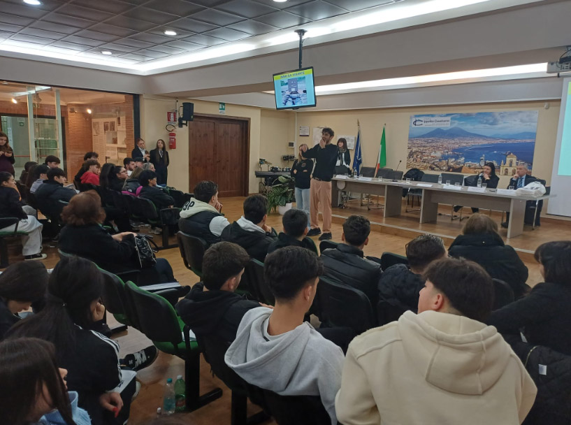 “PARCHEGGIA IL CELLULARE”: L’INVITO AGLI AUTOMOBILISTI PER PREVENIRE GLI INCIDENTI STRADALI