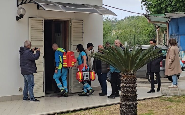 BLITZ A BARANO PER ABBATTERE LA CASA DEI NONNINI DI IORIO: SGOMBERO SOSPESO PER LA GRAVI CONDIZIONI DI SALUTE DI PIETRO PAOLO