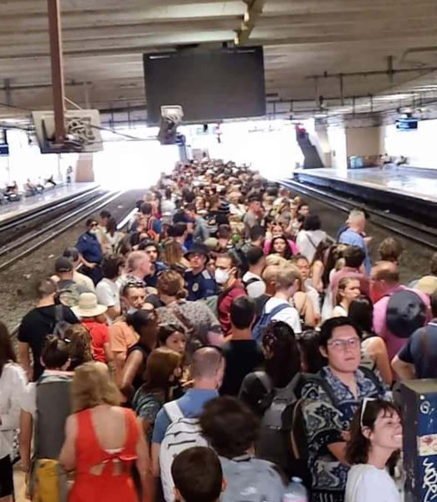 SCIOPERO EAV: I LAVORATORI CHIEDONO RISPETTO, SICUREZZA E DIGNITÀ. “BASTA CON QUESTA DIRIGENZA AUTOREFERENZIALE”