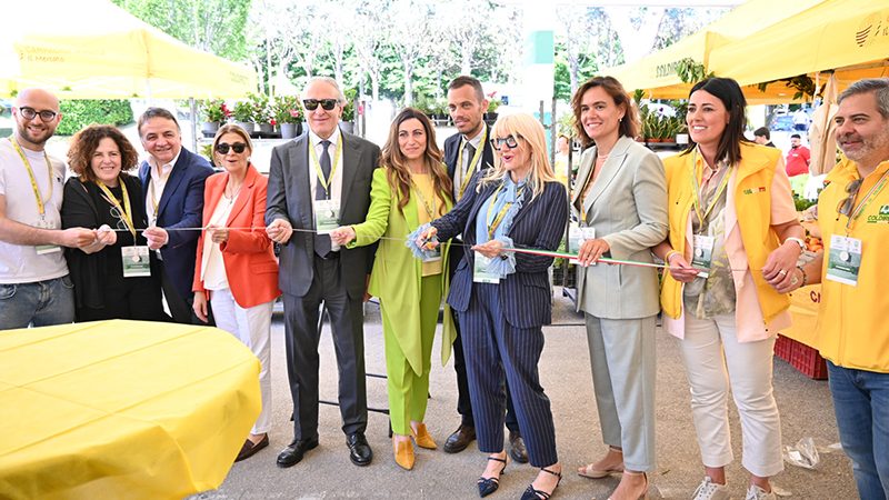 DUEMILA PRESENZE AL “MERCATO CAMPAGNA AMICA PER LA SALUTE” AL POLICLINICO DI NAPOLI
