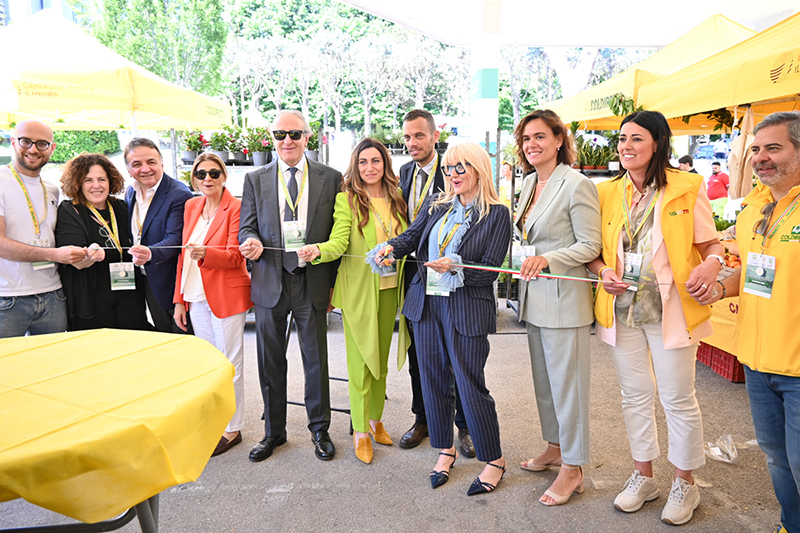 DUEMILA PRESENZE AL “MERCATO CAMPAGNA AMICA PER LA SALUTE” AL POLICLINICO DI NAPOLI