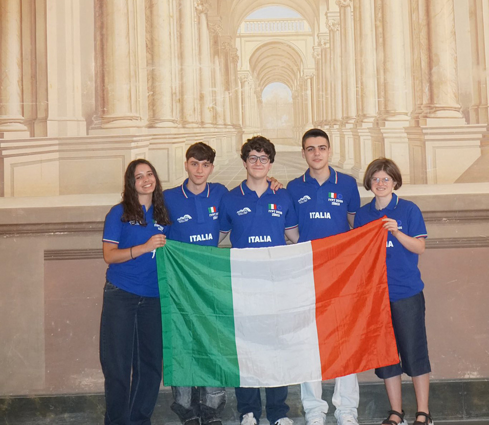 DA ISCHIA A ZURIGO, PASSANDO PER IL FUTURO: DUE STUDENTI ISOLANI NELLA NAZIONALE ITALIANA DI FISICA