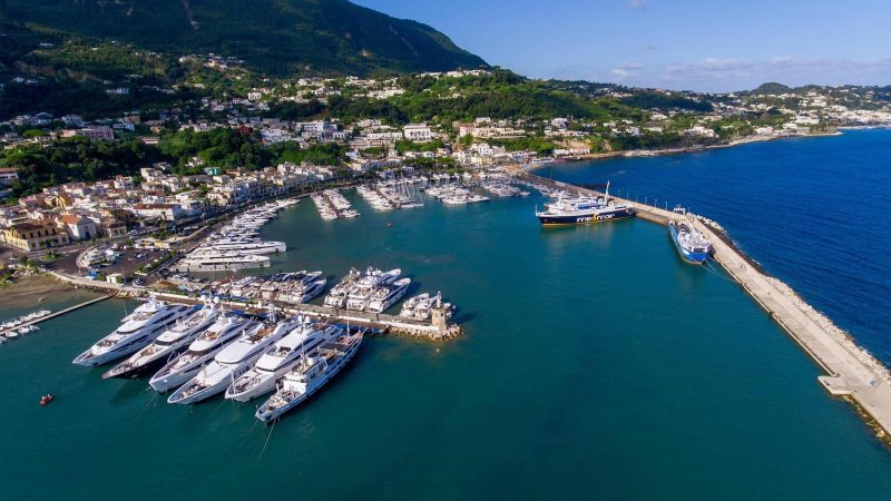 SVOLTA MARINA DI CASAMICCIOLA, SI VA VERSO LA REVOCA DELLA LIQUIDAZIONE