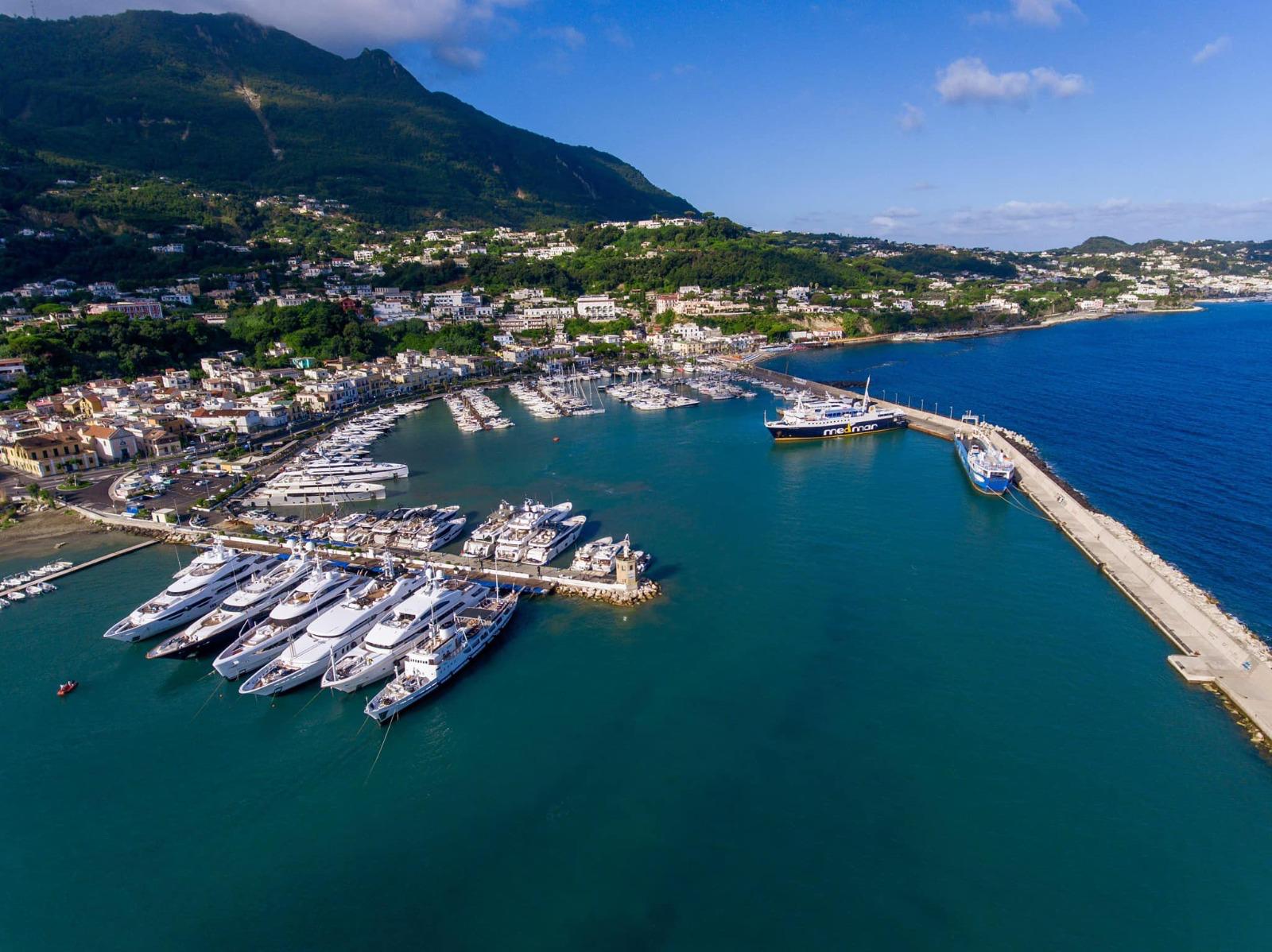 SVOLTA MARINA DI CASAMICCIOLA, SI VA VERSO LA REVOCA DELLA LIQUIDAZIONE