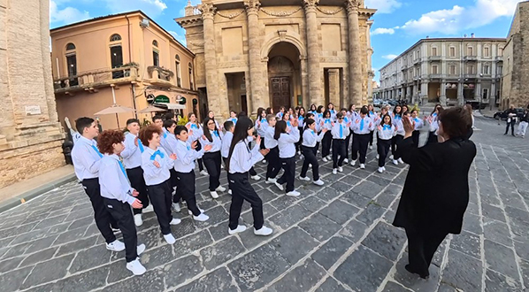 NOTE DI CLASSE A LANCIANO: DOPPIO PRIMO PREMIO PER IL CORO DELL’ISTITUTO COMPRENSIVO BARANO-SERRARA
