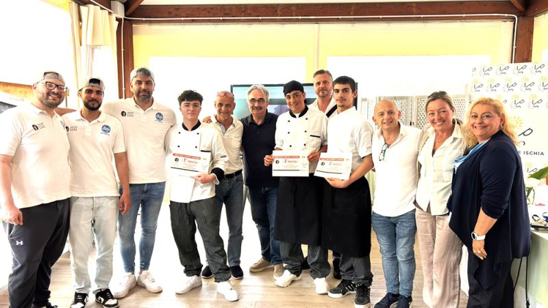 ISCHIA, STUDENTI DEL “TELESE” A LEZIONE PER IMPARARE L’ARTE DELLA VERACE PIZZA NAPOLETANA