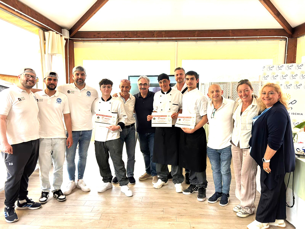 ISCHIA, STUDENTI DEL “TELESE” A LEZIONE PER IMPARARE L’ARTE DELLA VERACE PIZZA NAPOLETANA