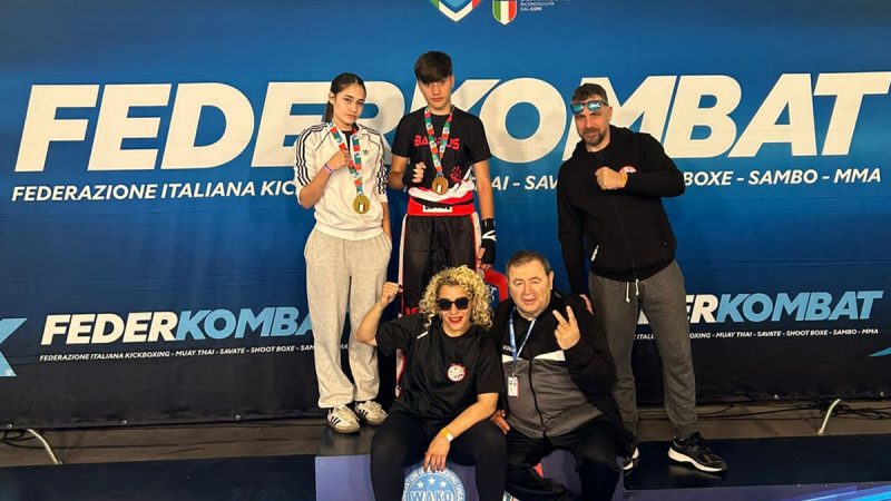 CAMPIONATO ITALIANO DI KICKBOXING, A JESOLO APOTEOSI DA PODIO PER L’ASD BRUCE LEE: 3 ORI E 1 BRONZO