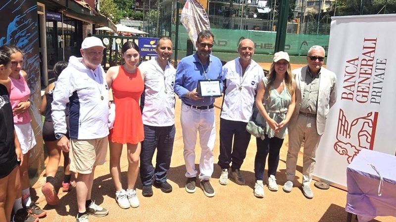 NAPOLI, TERMINATO TORNEO INTERORDINI DI TENNIS: 1° E 2° POSTO PER I MEDICI, TERZI I FISIOTERAPISTI