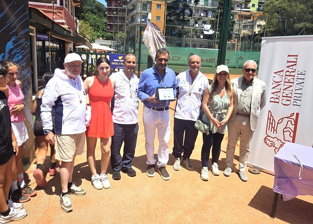 NAPOLI, TERMINATO TORNEO INTERORDINI DI TENNIS: 1° E 2° POSTO PER I MEDICI, TERZI I FISIOTERAPISTI
