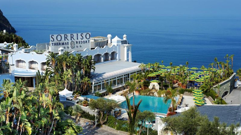 PIT 2026. L’HOTEL SORRISO RESORT DI FORIO si trasforma in BACKSTAGE per le modelle nella sfilata di moda a carattere internazionale