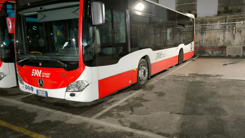 TRASPORTI IN CAMPANIA, COLLASSO IN VISTA: SALTA IL TAVOLO TRA EAV E SINDACATI. PROCLAMATO LO STATO DI AGITAZIONE
