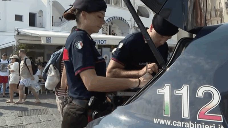 CAPRI: CARABINIERI ARRESTANO PUSHER CON CRACK