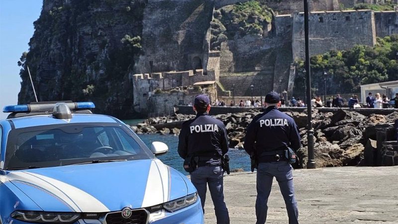ARRESTATO DALLA POLIZIA DI STATO A ISCHIA UN 40ENNE DESTINATARIO DI MANDATO DI ARRESTO EUROPEO