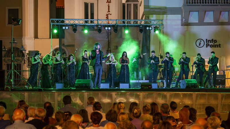LACCO AMENO, LA TRAVOLGENTE MUSICA DEI THAT’S NAPOLI HA INCONTRATO IL MONDO E IL PUBBLICO AGLI INCONTRI NEL VERDE