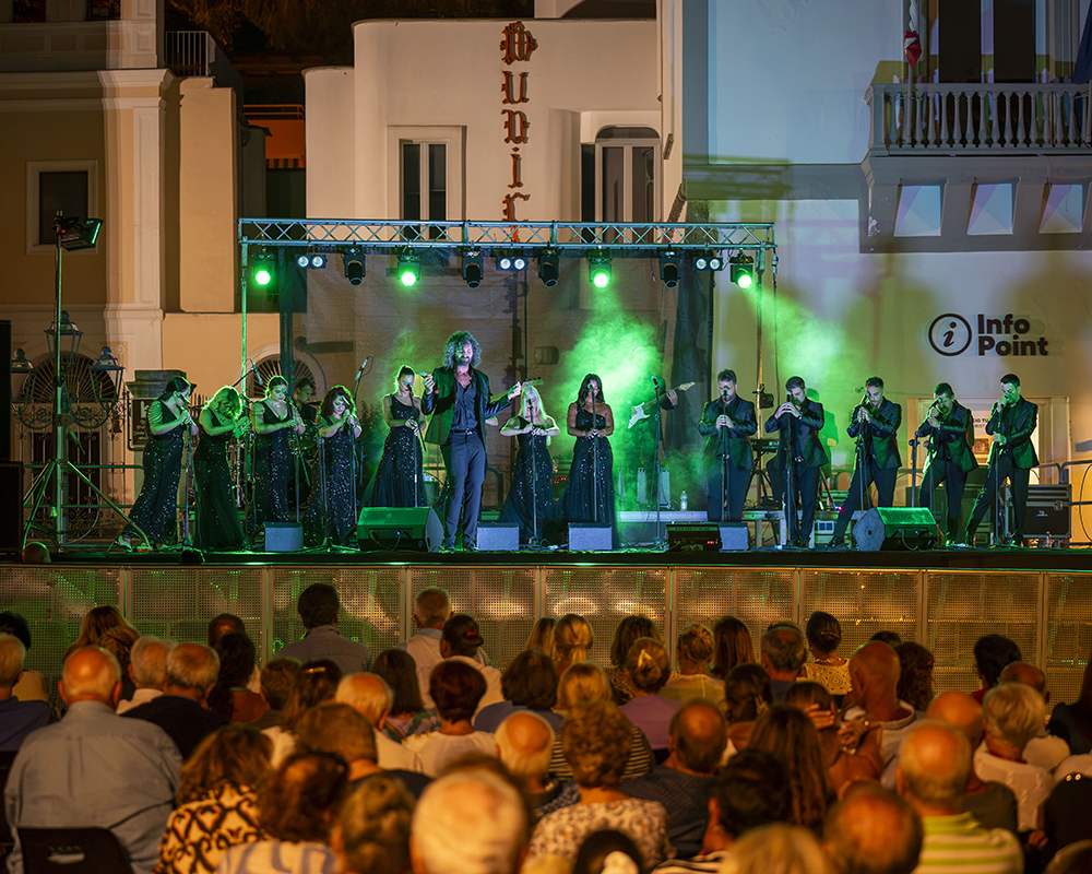 LACCO AMENO, LA TRAVOLGENTE MUSICA DEI THAT’S NAPOLI HA INCONTRATO IL MONDO E IL PUBBLICO AGLI INCONTRI NEL VERDE