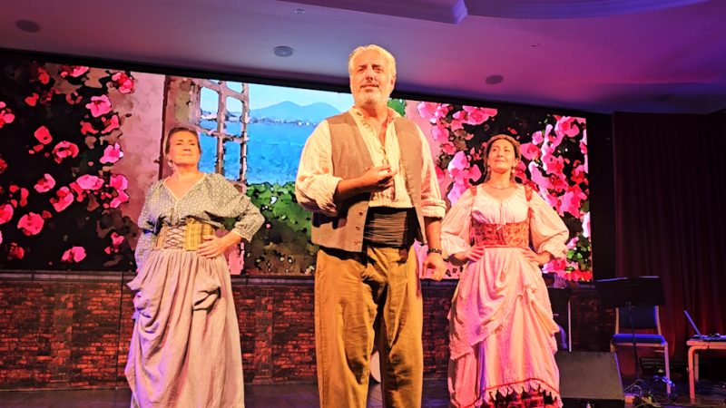 “NOTE DI INCANTO NAPOLETANO”, A ISCHIA APPLAUSI A SCENA APERTA PER LO SPETTACOLO DI BRUNO GAROFALO