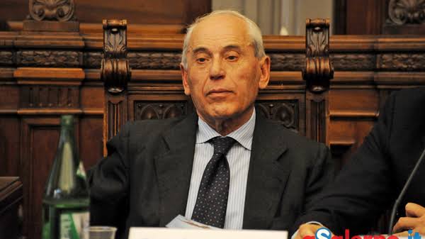 STASERA CARMELO CONTE PRESENTA “PROCESSI E POLITICA”. DOMANI “ISCHIA DI MARE E DI CANTO”