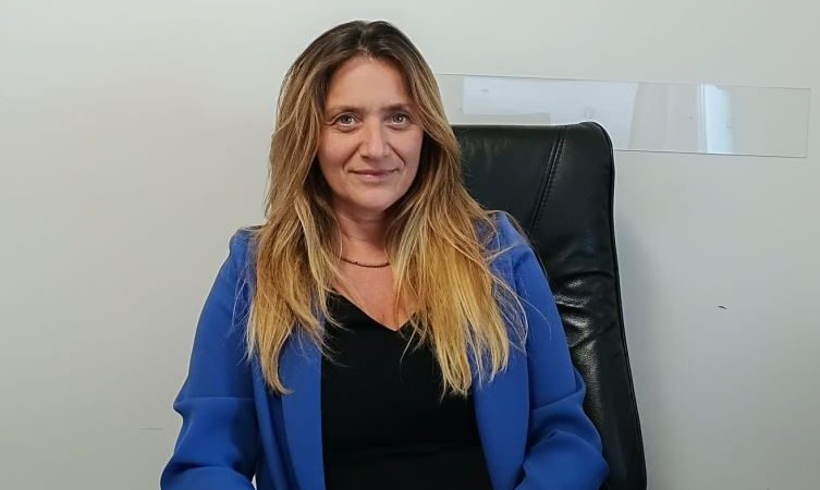 ISCHIA: CARMEN CRISCUOLO FONDA “ONDA CIVICA” E DICE ADDIO ALLA MAGGIORANZA