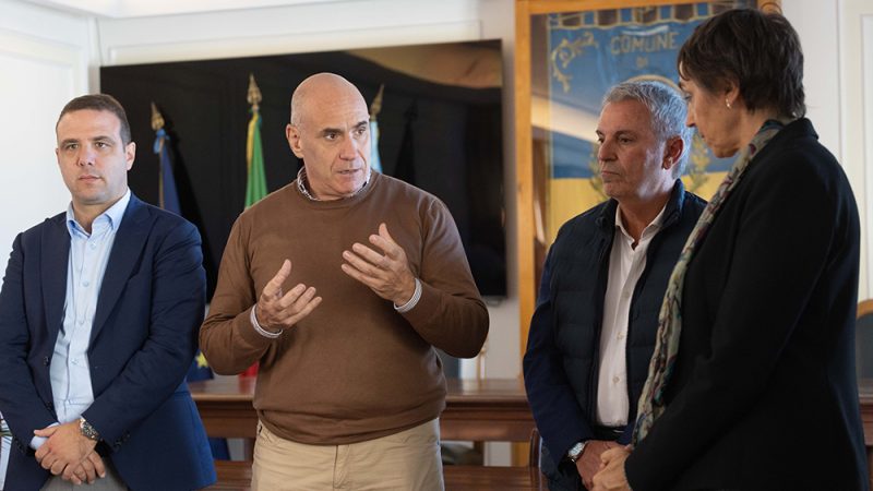 AL COMUNE DI ISCHIA DIALOGO CON LA DELEGAZIONE EUROPEA DI MED-HUBS SUL FUTURO DELLA PESCA E DEL MARE