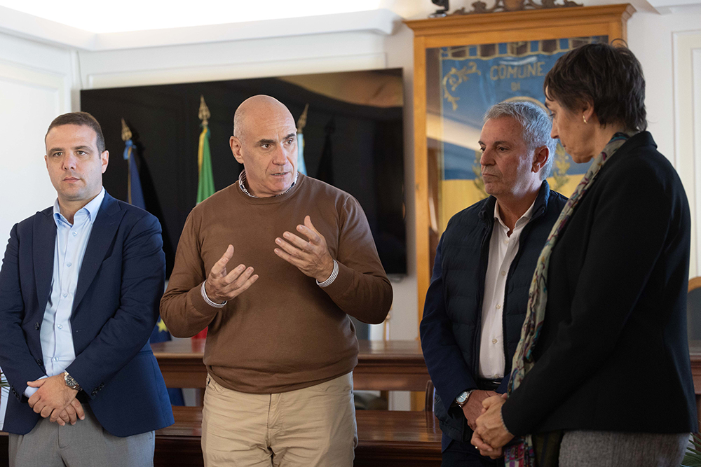 AL COMUNE DI ISCHIA DIALOGO CON LA DELEGAZIONE EUROPEA DI MED-HUBS SUL FUTURO DELLA PESCA E DEL MARE