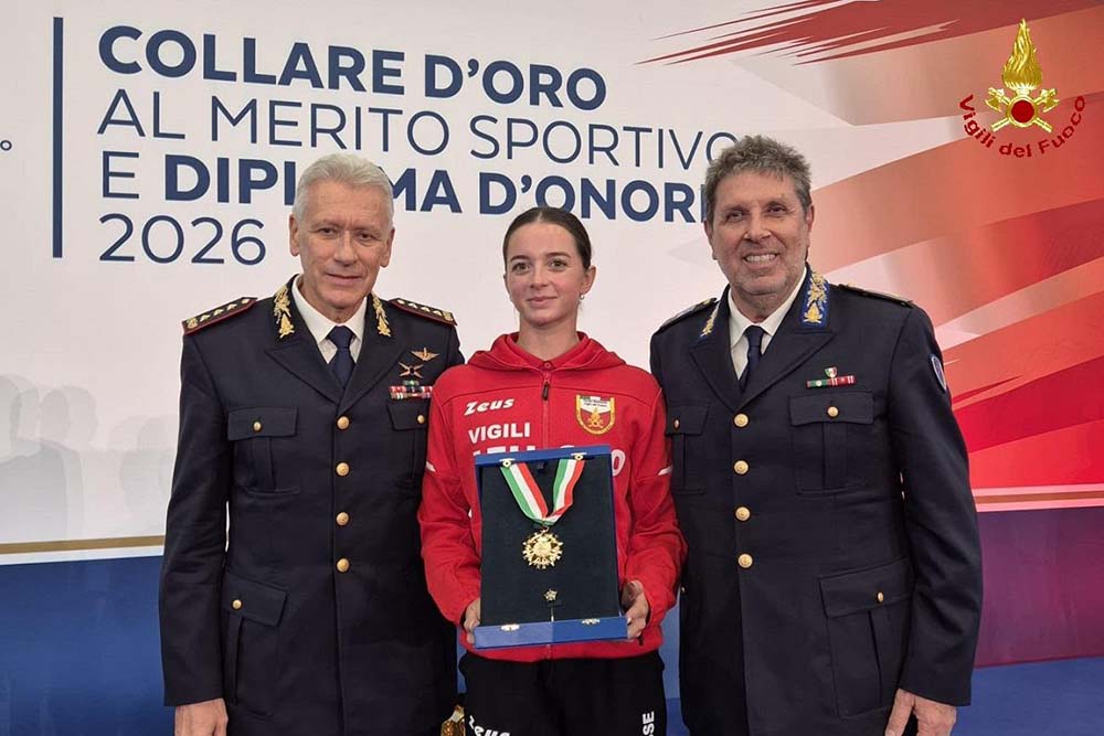 VIOLA SCOTTO DI CARLO RICEVE IL COLLARE D’ORO AL MERITO SPORTIVO CONFERITOGLI DAL CONI A ROMA