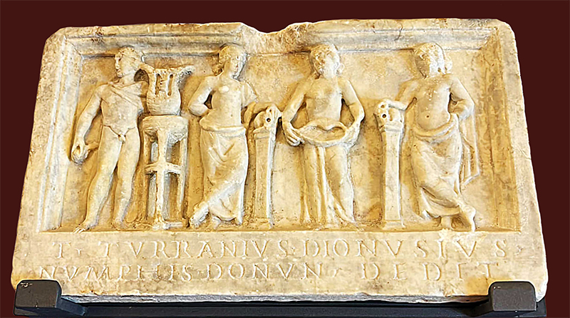 «DONUM DEDIT: APOLLO E NINFE A NITRODI», DUE APPUNTAMENTI PER SCOPRIRE IL RILIEVO VOTIVO DELLE NINFE DI NITRODI