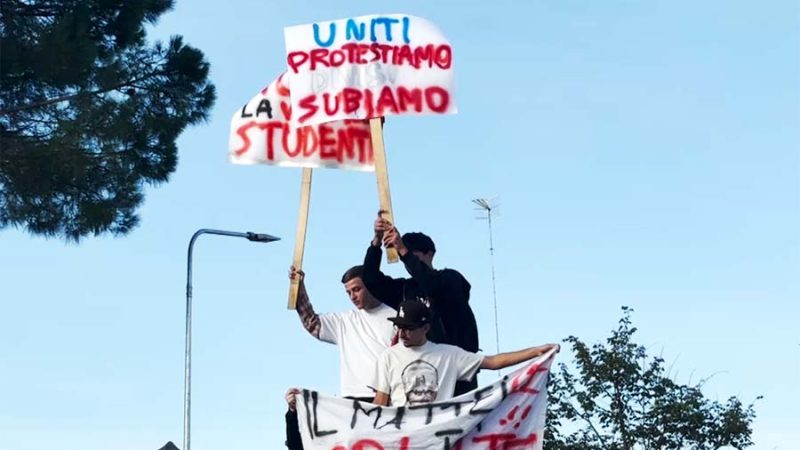 SCUOLA, GIORNATA DI PROTESTE IN ITALIA: ANCHE A ISCHIA MANIFESTAZIONE STUDENTESCA