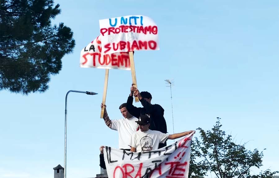 SCUOLA, GIORNATA DI PROTESTE IN ITALIA: ANCHE A ISCHIA MANIFESTAZIONE STUDENTESCA