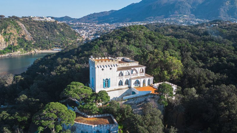 FORIO. LA COLOMBAIA TORNA AD ACCOGLIERE I VISITATORI